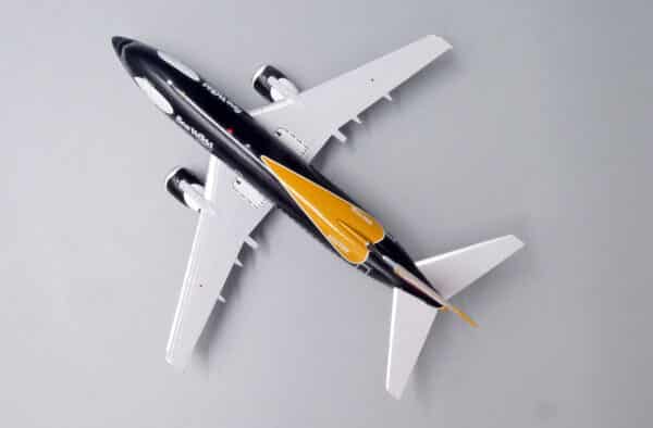 JC Wings 1:200 Southwest Airlines Boeing B737-500 "Shamu II" N507SW (XX2377) - Image 14