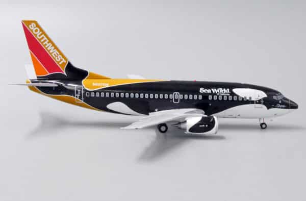 JC Wings 1:200 Southwest Airlines Boeing B737-500 "Shamu II" N507SW (XX2377) - Image 4