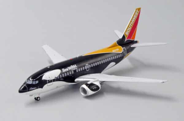 JC Wings 1:200 Southwest Airlines Boeing B737-500 "Shamu II" N507SW (XX2377) - Image 6