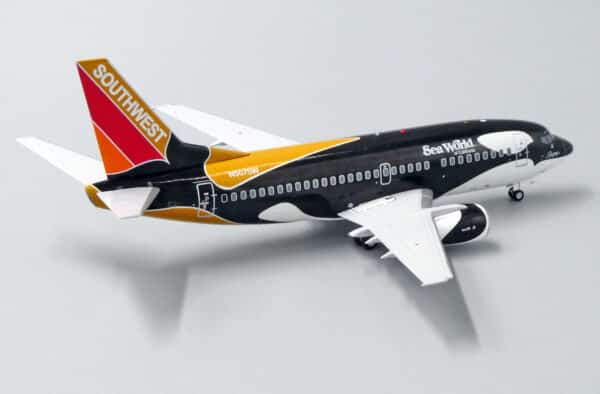 JC Wings 1:200 Southwest Airlines Boeing B737-500 "Shamu II" N507SW (XX2377) - Image 8