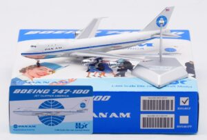 HX Models 1:400 Pan American World Airways (Pan Am) Boeing B747-100 "Clipper America - Flaps Up" N747PA (B551401P)