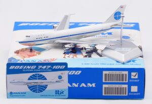 HX Models 1:400 Pan American World Airways (Pan Am) Boeing B747-100 "Clipper Constitution - Flaps Up" N735PA (B551402P)