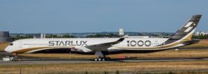 JC Wings 1:200 STARLUX Airlines Airbus A350-1000 XWB "Carbon Fiber - Flaps Down" B-58551 (EW235K002A)
