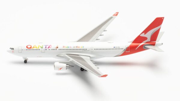 Herpa Wings 1:500 Qantas Airways Airbus A330-200 "Pride Is In The Air" VH-EBL (HE537148) - Image 3