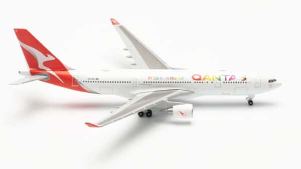 Herpa Wings 1:500 Qantas Airways Airbus A330-200 "Pride Is In The Air" VH-EBL (HE537148) - Image 4