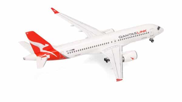 Herpa Wings 1:200 QantasLink (National Jet Systems) Airbus A220-300 "Koala" VH-X4B (HE573184) - Image 4