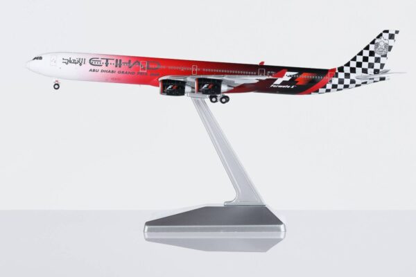 HX Models 1:400 Etihad Airways Airbus A340-600 "2009 Abu Dhabi Grand Prix - Flaps Up" A6-EHJ (HY346091) - Image 4