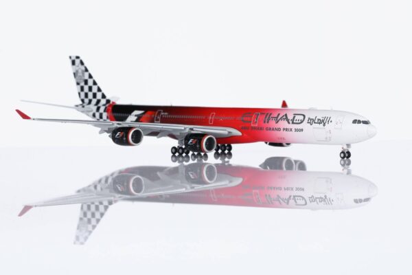 HX Models 1:400 Etihad Airways Airbus A340-600 "2009 Abu Dhabi Grand Prix - Flaps Down" A6-EHJ (HY346091F) - Image 3