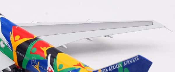 SQ Wings 1:200 South African Airways Boeing B747-300 "Ndizani - Flaps Up" ZS-SAJ (L2022) - Image 13