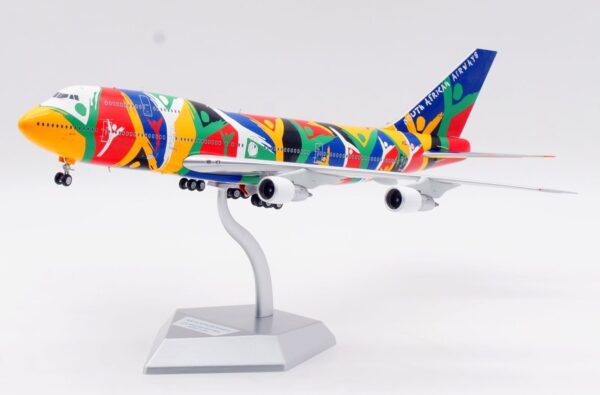 SQ Wings 1:200 South African Airways Boeing B747-300 "Ndizani - Flaps Up" ZS-SAJ (L2022) - Image 2