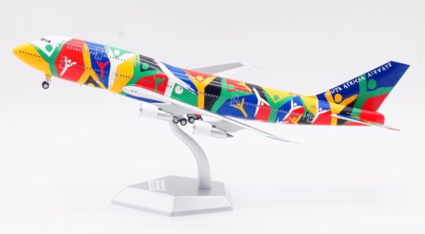 SQ Wings 1:200 South African Airways Boeing B747-300 "Ndizani - Flaps Up" ZS-SAJ (L2022) - Image 3