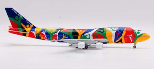 SQ Wings 1:200 South African Airways Boeing B747-300 "Ndizani - Flaps Up" ZS-SAJ (L2022) - Image 9