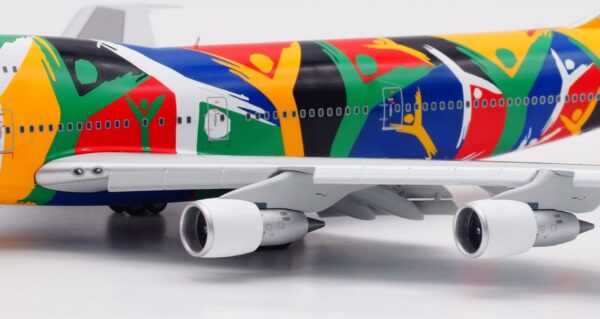 SQ Wings 1:200 South African Airways Boeing B747-300 "Ndizani - Flaps Down" ZS-SAJ (L2022FD) - Image 11