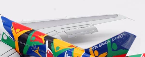 SQ Wings 1:200 South African Airways Boeing B747-300 "Ndizani - Flaps Down" ZS-SAJ (L2022FD) - Image 13