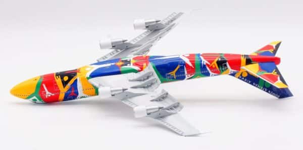 SQ Wings 1:200 South African Airways Boeing B747-300 "Ndizani - Flaps Down" ZS-SAJ (L2022FD) - Image 16