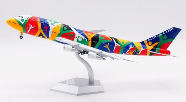 SQ Wings 1:200 South African Airways Boeing B747-300 "Ndizani - Flaps Down" ZS-SAJ (L2022FD) - Image 3