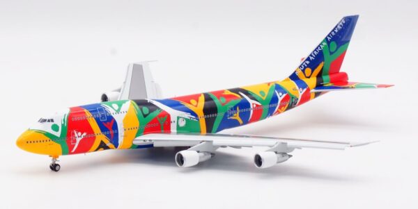 SQ Wings 1:200 South African Airways Boeing B747-300 "Ndizani - Flaps Down" ZS-SAJ (L2022FD) - Image 5