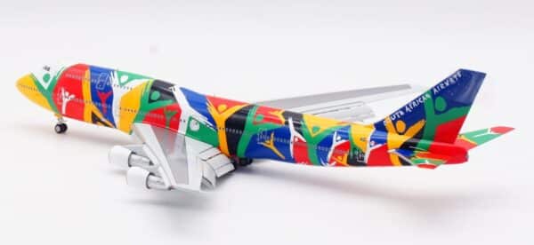 SQ Wings 1:200 South African Airways Boeing B747-300 "Ndizani - Flaps Down" ZS-SAJ (L2022FD) - Image 6
