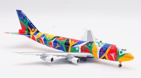 SQ Wings 1:200 South African Airways Boeing B747-300 "Ndizani - Flaps Down" ZS-SAJ (L2022FD) - Image 7
