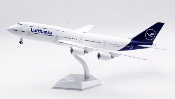 SQ Wings 1:200 Lufthansa Boeing B747-8i "Brandenburg - Flaps Up" D-ABYA (L2054) - Image 2