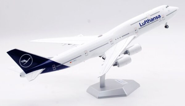 SQ Wings 1:200 Lufthansa Boeing B747-8i "Brandenburg - Flaps Up" D-ABYA (L2054) - Image 4