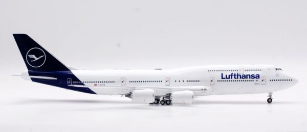 SQ Wings 1:200 Lufthansa Boeing B747-8i "Brandenburg - Flaps Up" D-ABYA (L2054) - Image 9