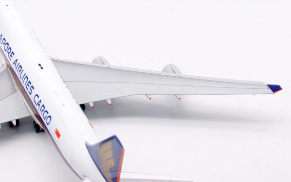 SQ Wings 1:200 Singapore Airlines Cargo Boeing B747-400F "Flaps Up" 9V-SFI (L2067) - Image 12