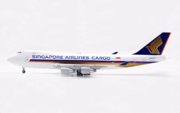 SQ Wings 1:200 Singapore Airlines Cargo Boeing B747-400F "Flaps Up" 9V-SFI (L2067) - Image 8