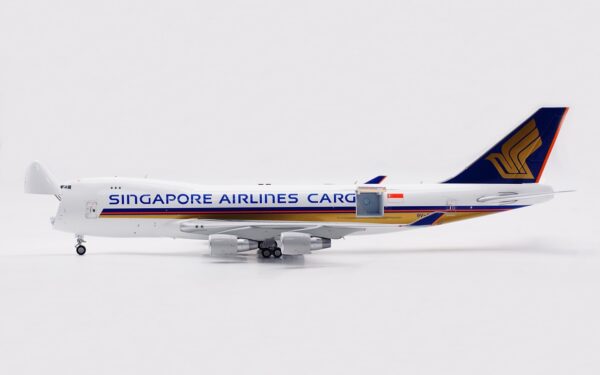 SQ Wings Interactive Series 1:200 Singapore Airlines Cargo Boeing B747-400F 9V-SFI (L2067C) - Image 9