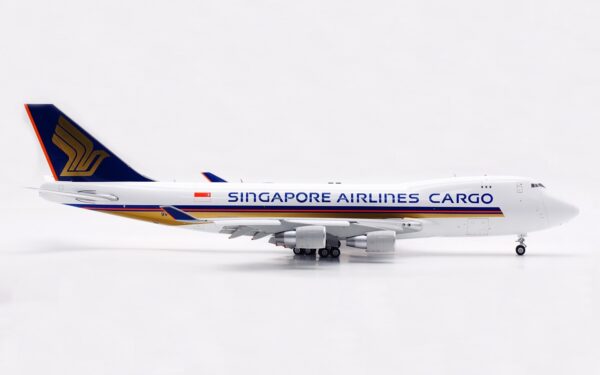 SQ Wings 1:200 Singapore Airlines Cargo Boeing B747-400F "Flaps Down" 9V-SFI (L2067FD) - Image 9