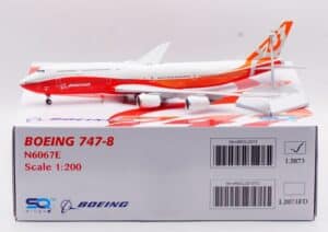 SQ Wings 1:200 Boeing Aircraft Company Boeing B747-8i "Sunrise - Flaps Up" N6067E (L2073)