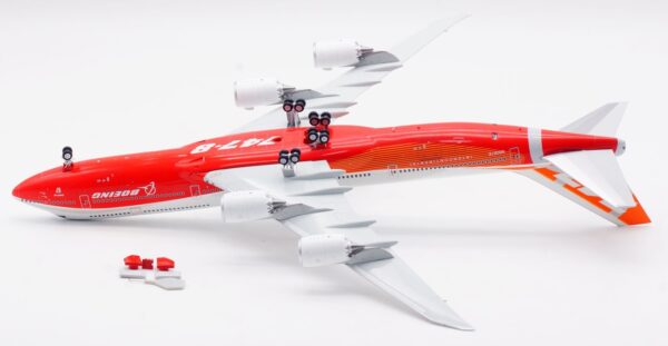 SQ Wings 1:200 Boeing Aircraft Company Boeing B747-8i "Sunrise - Flaps Up" N6067E (L2073) - Image 15