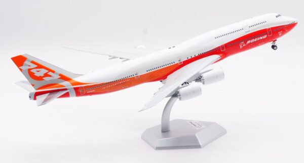 SQ Wings 1:200 Boeing Aircraft Company Boeing B747-8i "Sunrise - Flaps Up" N6067E (L2073) - Image 4