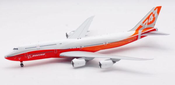 SQ Wings 1:200 Boeing Aircraft Company Boeing B747-8i "Sunrise - Flaps Up" N6067E (L2073) - Image 5