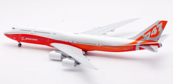 SQ Wings 1:200 Boeing Aircraft Company Boeing B747-8i "Sunrise - Flaps Up" N6067E (L2073) - Image 6