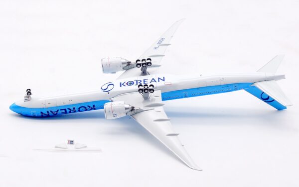 Aviation 400 1:400 Korean Air Boeing B777-300(ER) HL8008 (AV4217) - Image 15