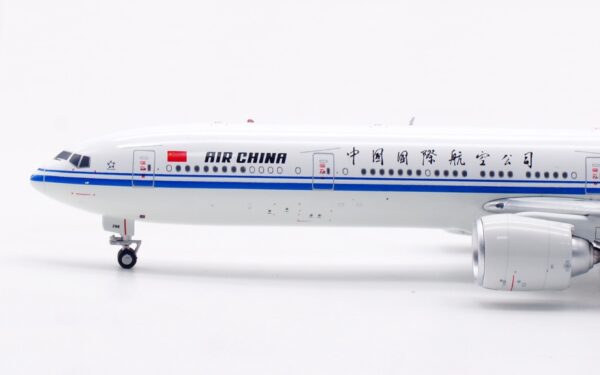 Aviation 400 1:400 Air China Boeing B777-300(ER) B-1266 (AV4296) - Image 11
