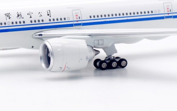 Aviation 400 1:400 Air China Boeing B777-300(ER) B-1266 (AV4296) - Image 12