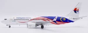 JC Wings 1:200 Malaysia Airlines Boeing B737 MAX 8 "Sustainable Tomorrow" 9M-MVD (LH2455)