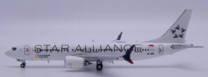 JC Wings 1:400 Singapore Airlines Boeing B737 MAX 8 "Star Alliance" 9V-MBL (XX40351)