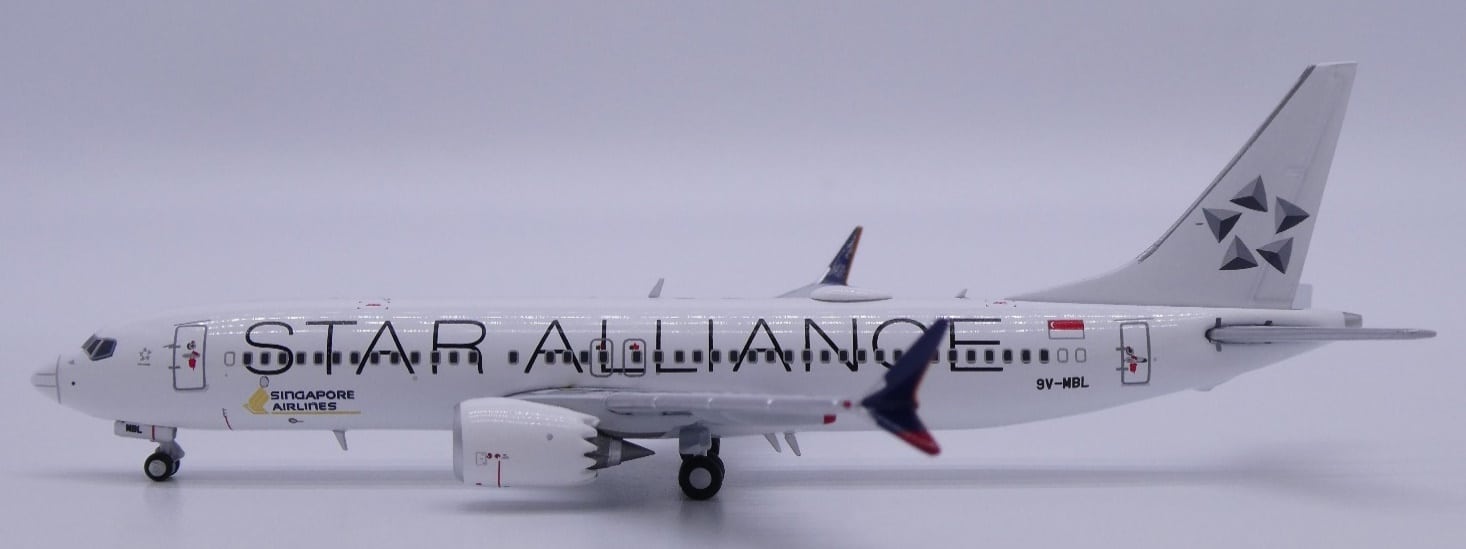 JC Wings 1:400 Singapore Airlines Boeing B737 MAX 8 "Star Alliance" 9V-MBL (XX40351)