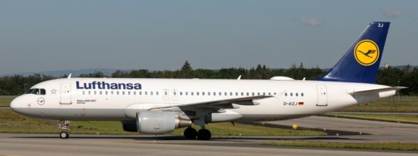 JC Wings 1:400 Lufthansa Airbus A320-200 "Herford" D-AIZJ (XX40781)