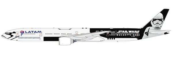 JC Wings 1:400 LATAM Airlines Brasil Boeing B777-300(ER) "Galaxy's Edge" PT-MUA (EW477W007)