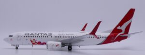 JC Wings 1:200 Qantas Airways Boeing B737-800S "Santa" VH-VZX (XX20746)