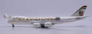 JC Wings Interactive Series 1:400 Etihad Airways Cargo (Atlas Air) Boeing B747-8F N855GT (XX40159C)