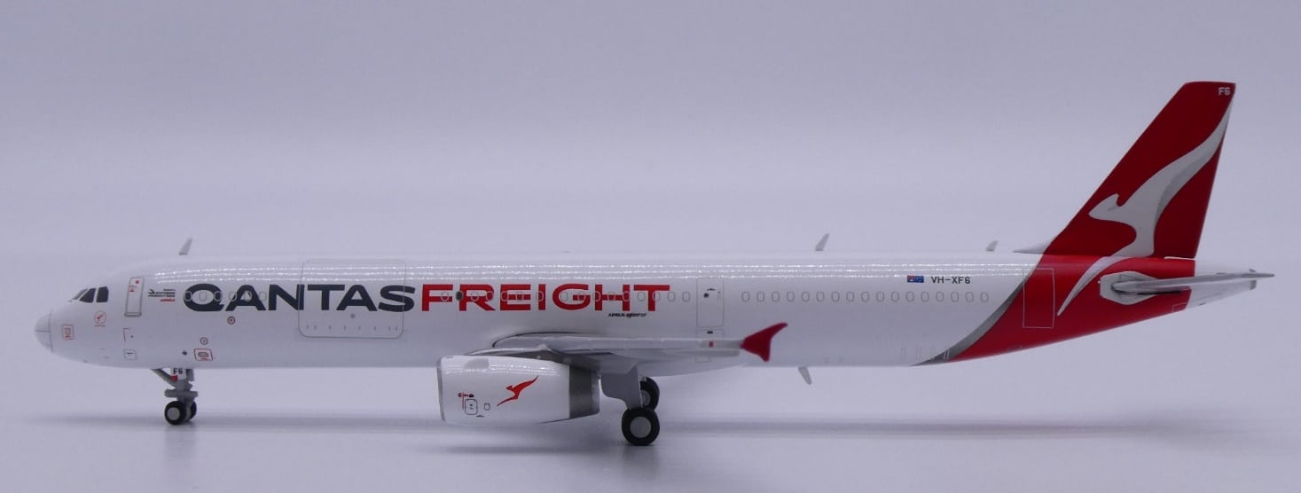 JC Wings 1:400 Qantas Freight (Express Freighters) Airbus A321-200(P2F) "Orion" VH-XF6 (XX40672)