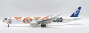 JC Wings 1:200 ANA All Nippon Airways Boeing B777-300(ER) "Star Wars - BB-8 - Flaps Down" JA789A (EW277W007A)