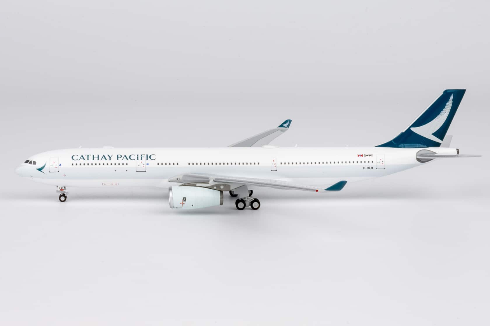 NG Models 1:400 Cathay Pacific Airbus A330-300 B-HLW (NG62083)
