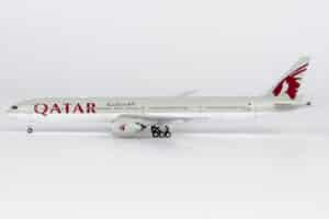 NG Models 1:400 Qatar Airways Boeing B777-300(ER) A7-BAV (NG73083)