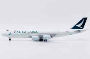 JC Wings 1:400 Cathay Pacific Cargo Boeing B747-8F B-LJK (SA4040)